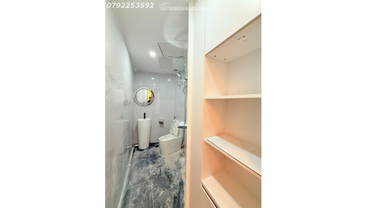 Bán Nhà! Văn Chương. Đống Đa. 27-30m x 4 tầng. Mặt Tiền 5m. Giá bán 7.5 tỷ.